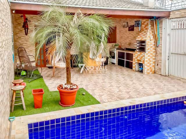 Foto 1 de Casa com piscina à venda em Jacareí no Villa Branca – 3 dormitórios-1 suíte