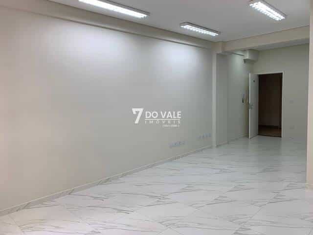 Foto 1 de SALA COMERCIAL 36 METROS - JÁ PRONTA COM PISO - JARDIM AQUARIUS