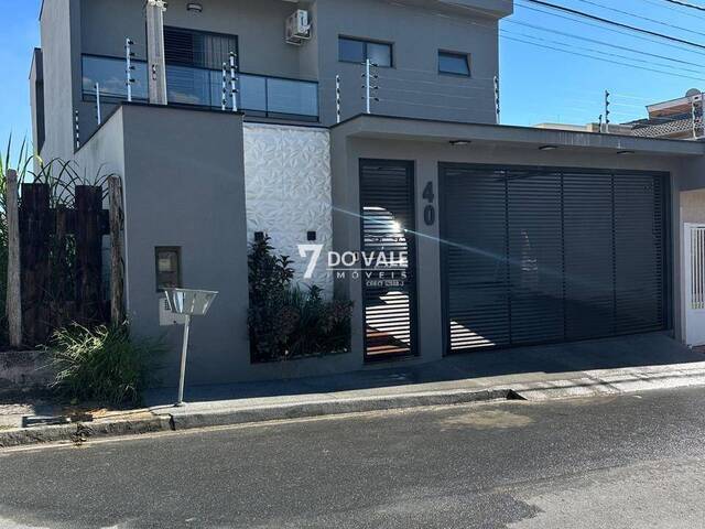 Foto 1 de Sobrado no Villa Branca com Piscina, 4 Dormitórios, 2 Suites, 5 banheiros