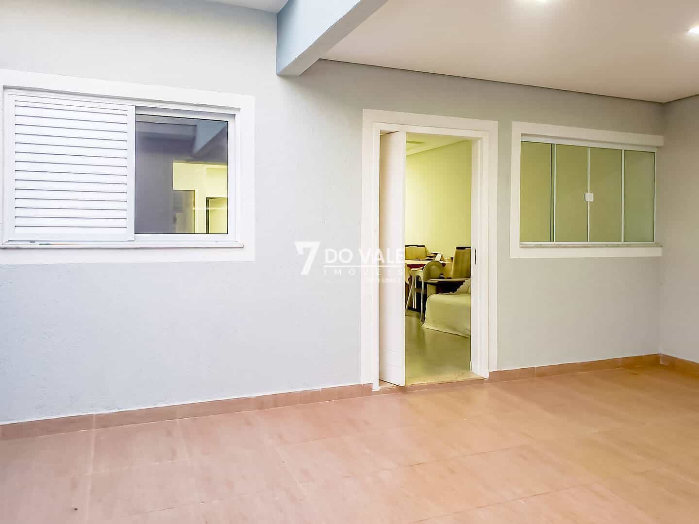 Foto 1 de Casa à venda em Jacareí Villa Branca – 3 dormitórios com suíte