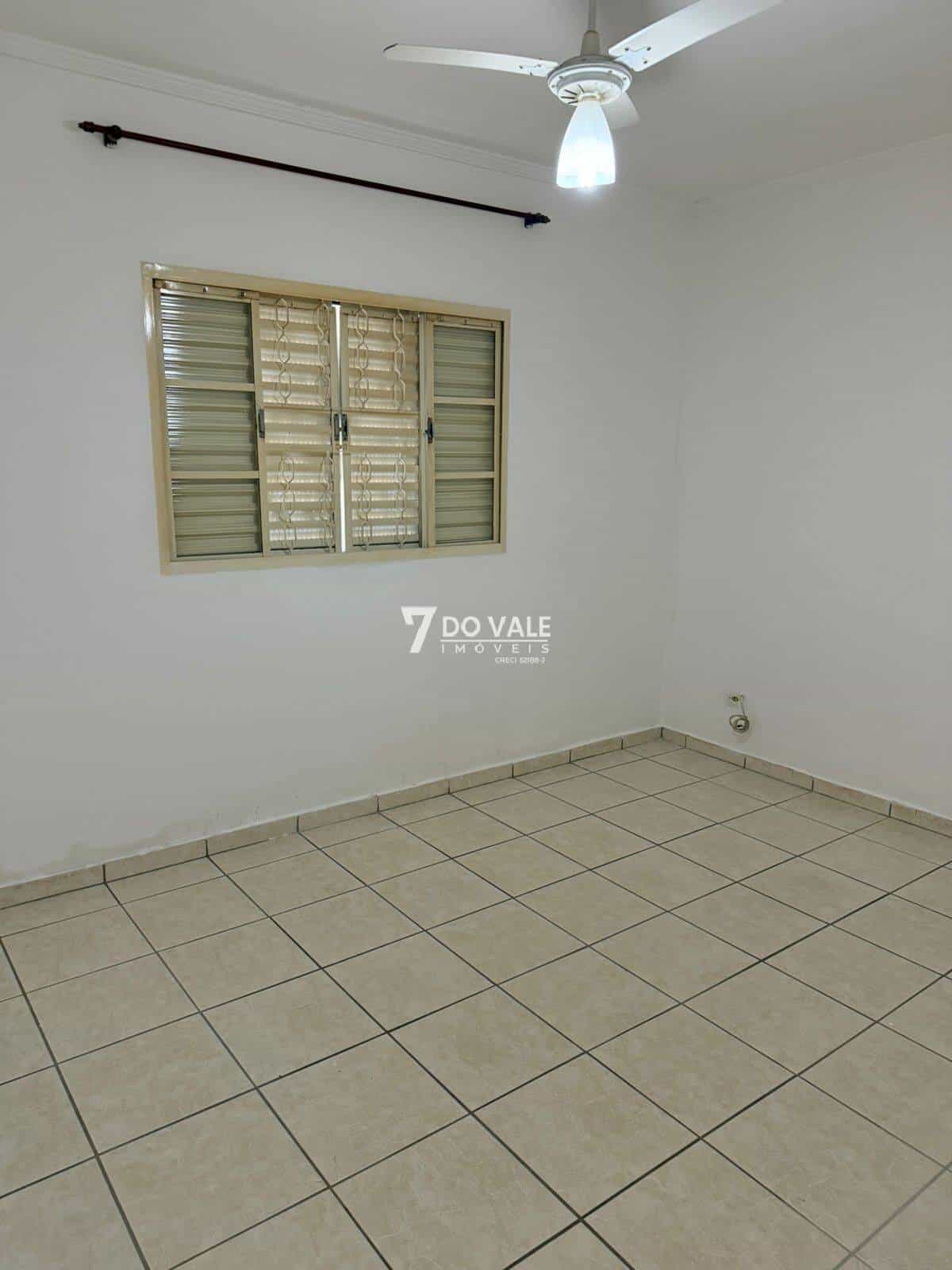 Foto 1 de CASA 2 DORMITÓRIOS EM CONDOMÍNIO FECHADO- COLEGINHO JACAREÍ