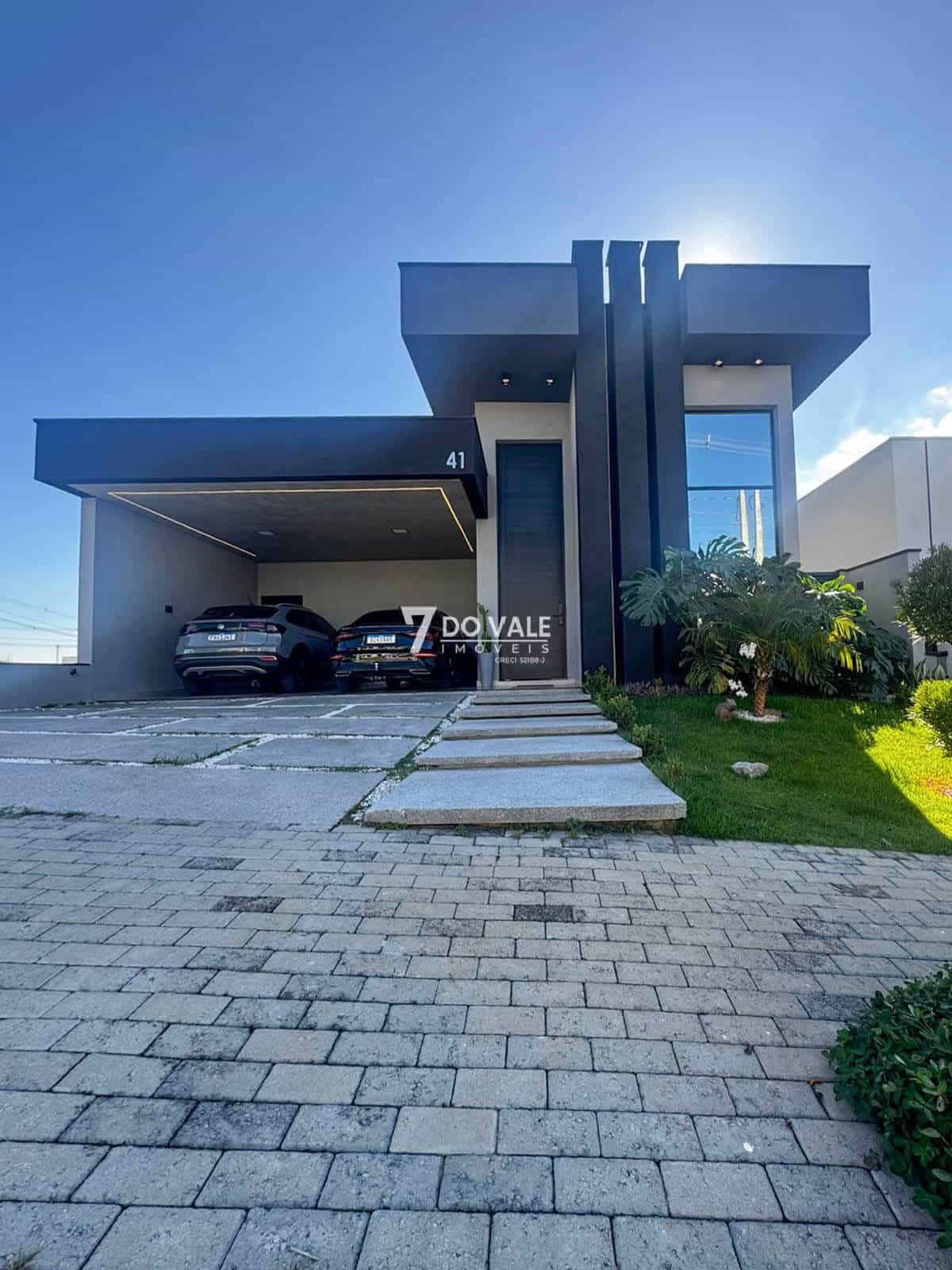 Foto 1 de Casa à venda | Santa Mônica | 3 Dorm |1 Suíte | Porteira Fechada | 360 m²