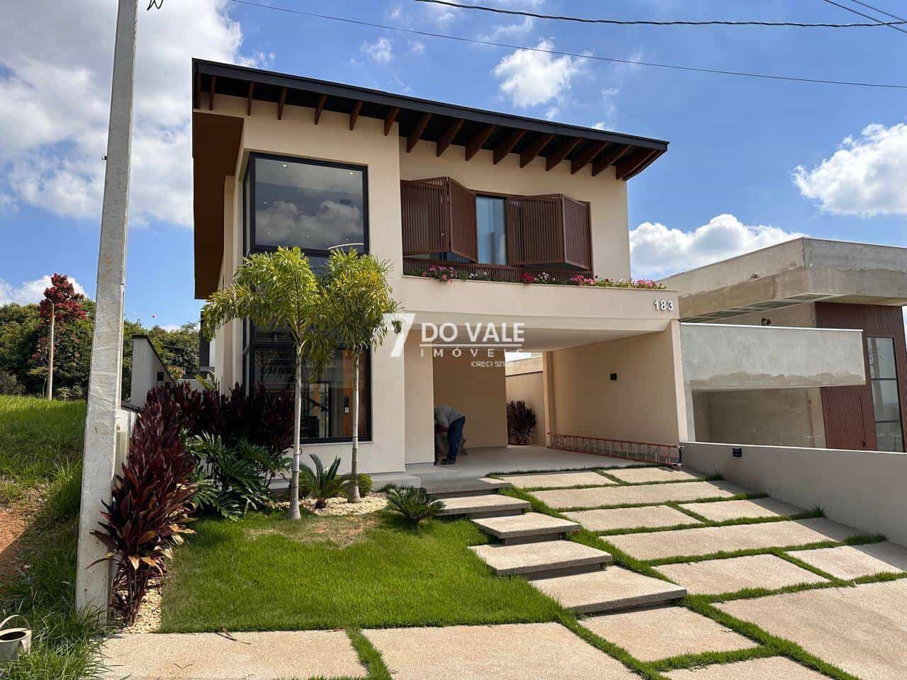 Foto 1 de Casa à venda | Residencial Fogaça | 4 Dorm | 3 Suítes | 196 m²