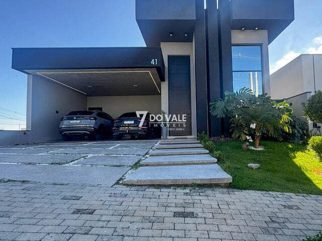 Foto 1 de Casa à venda | Santa Mônica | 3 Dorm |1 Suíte | Porteira Fechada | 360 m²