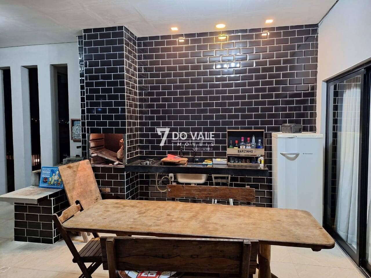 Foto 5 de Vale dos Lagos | 3 Dorms (1 Suíte) | 6 Vagas | 399 m²