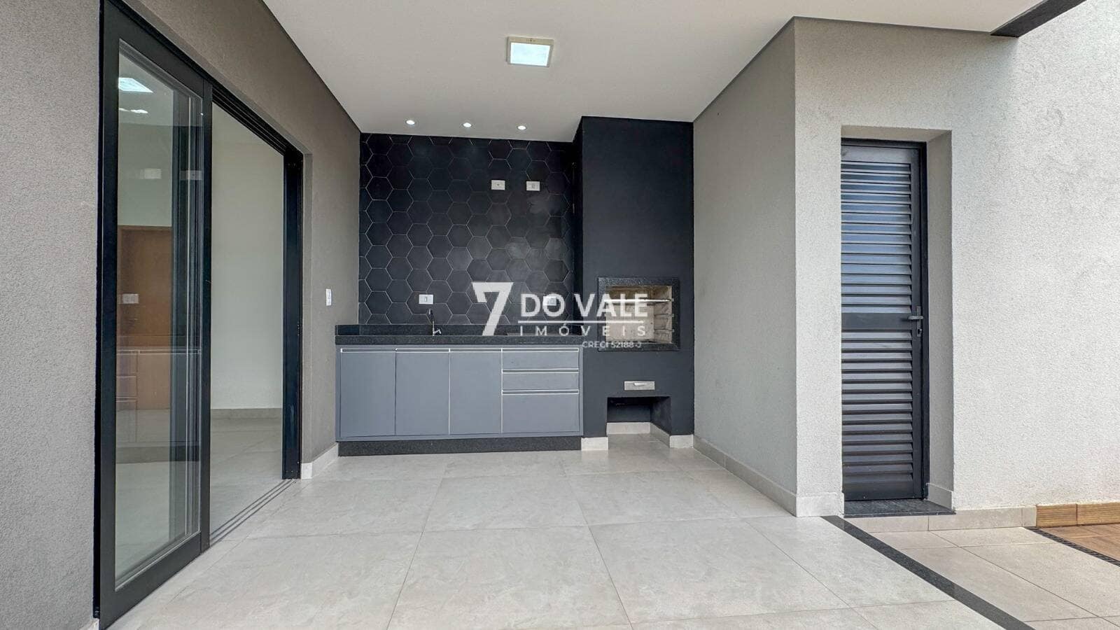 Foto 4 de CASA-A-VENDA-CONDOMINIO-TERRAS-DO-VALE-CACAPAVA-SP-3-DORMITORIOS-1-SUITE