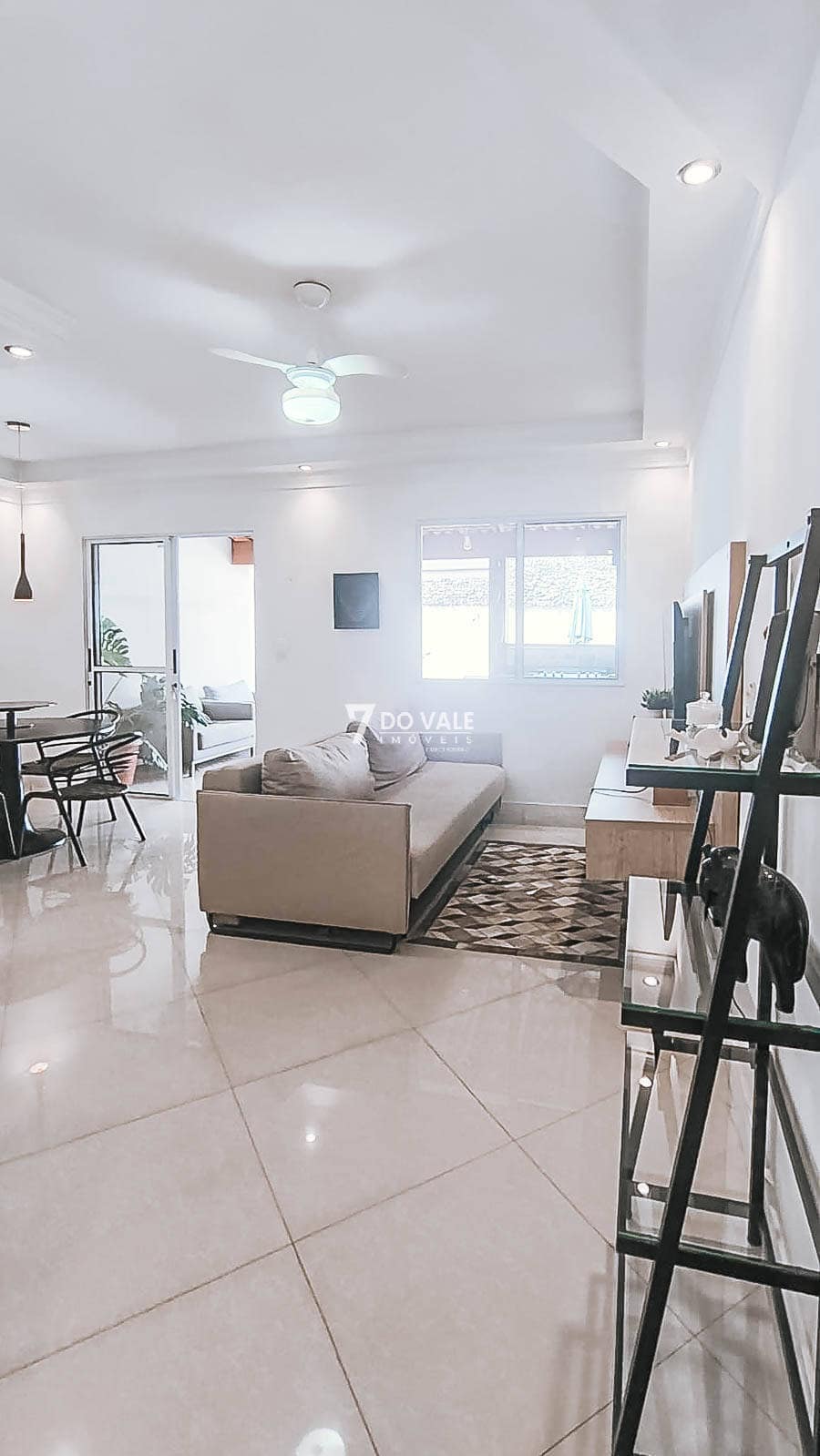 Foto 3 de CASA 3 DORMITÓRIOS SENDO 1 SUÍTE-ÁREA GOURMET-3 VAGAS-VILLA BRANCA