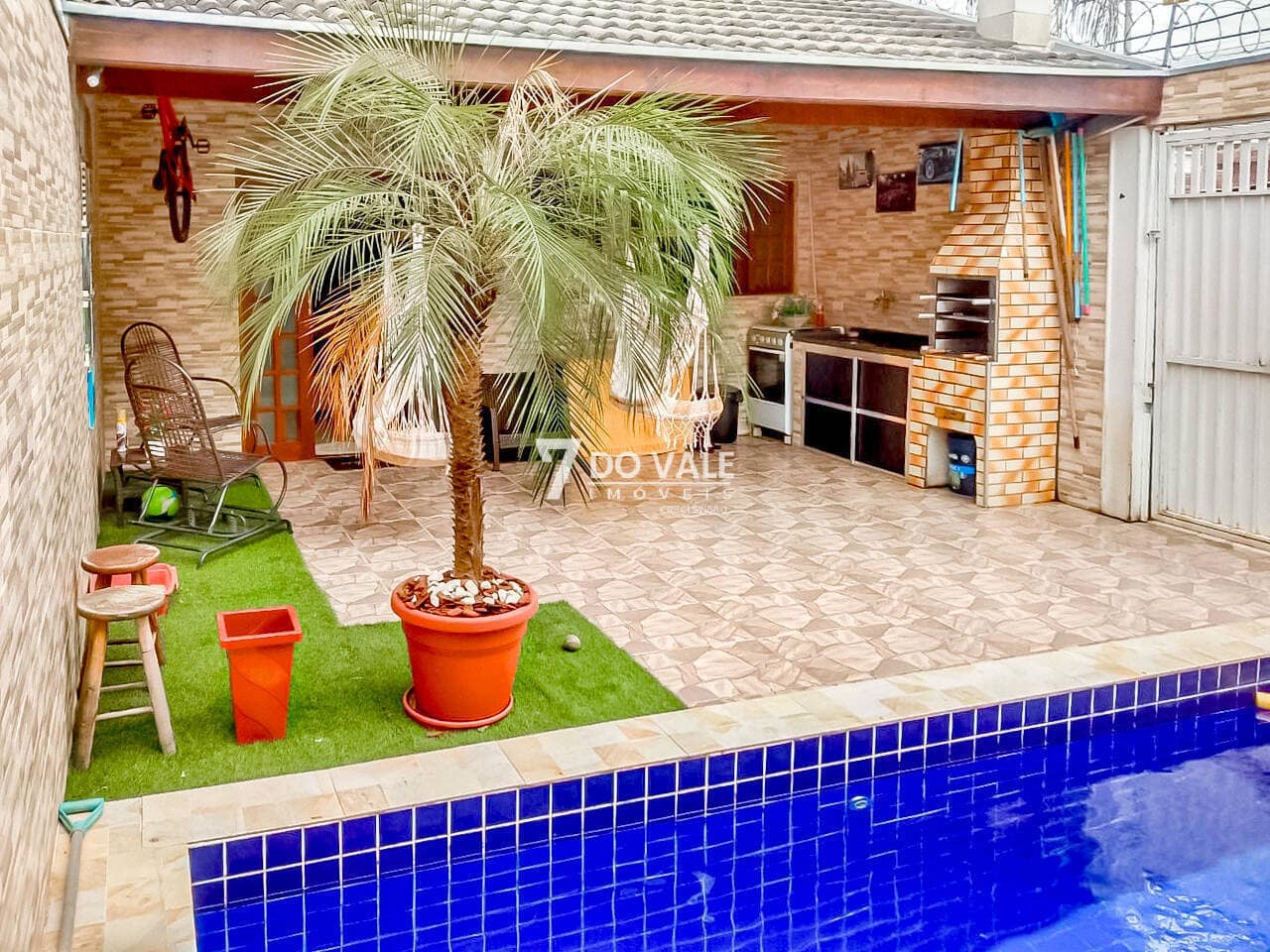 Foto principal de Casa com piscina à venda em Jacareí no Villa Branca – 3 dormitórios-1 suíte