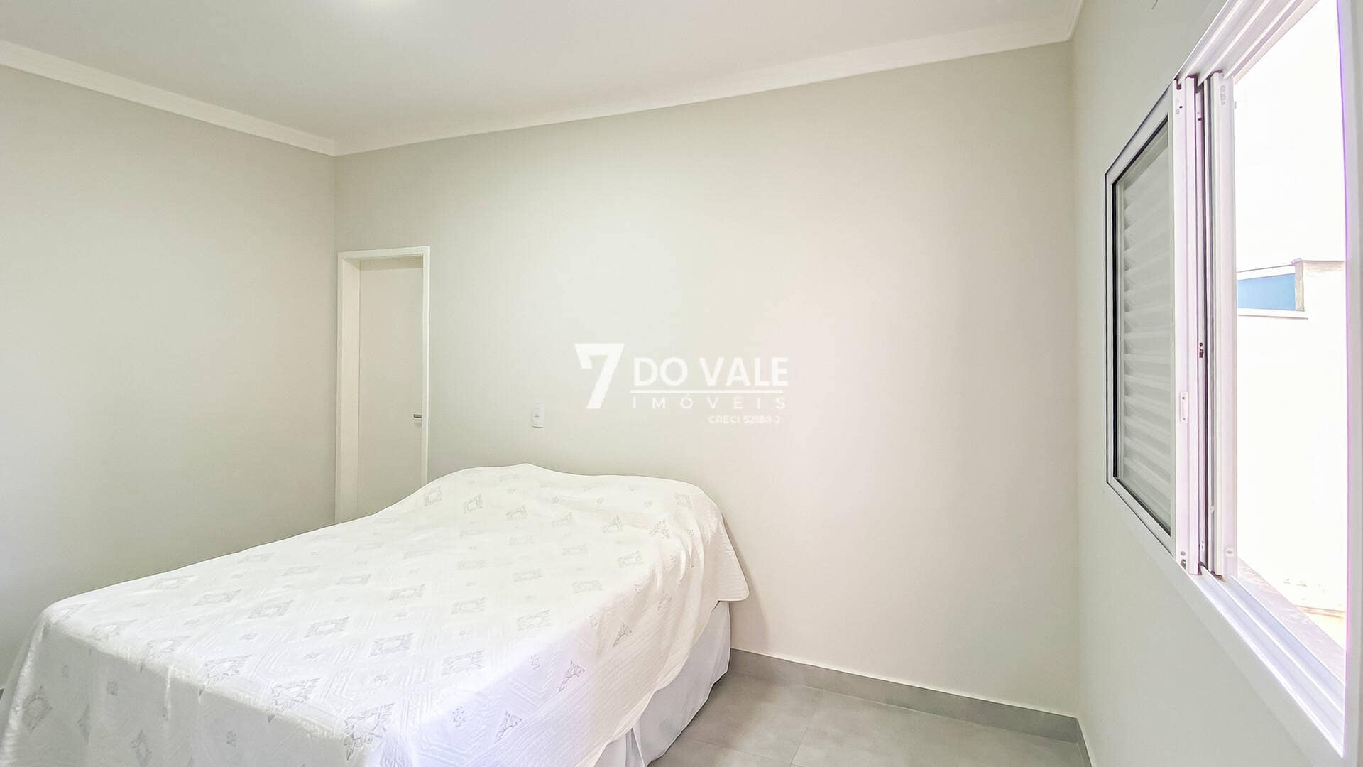 Foto 2 de Casa à venda em Jacareí Villa Branca – 3 dormitórios com suíte