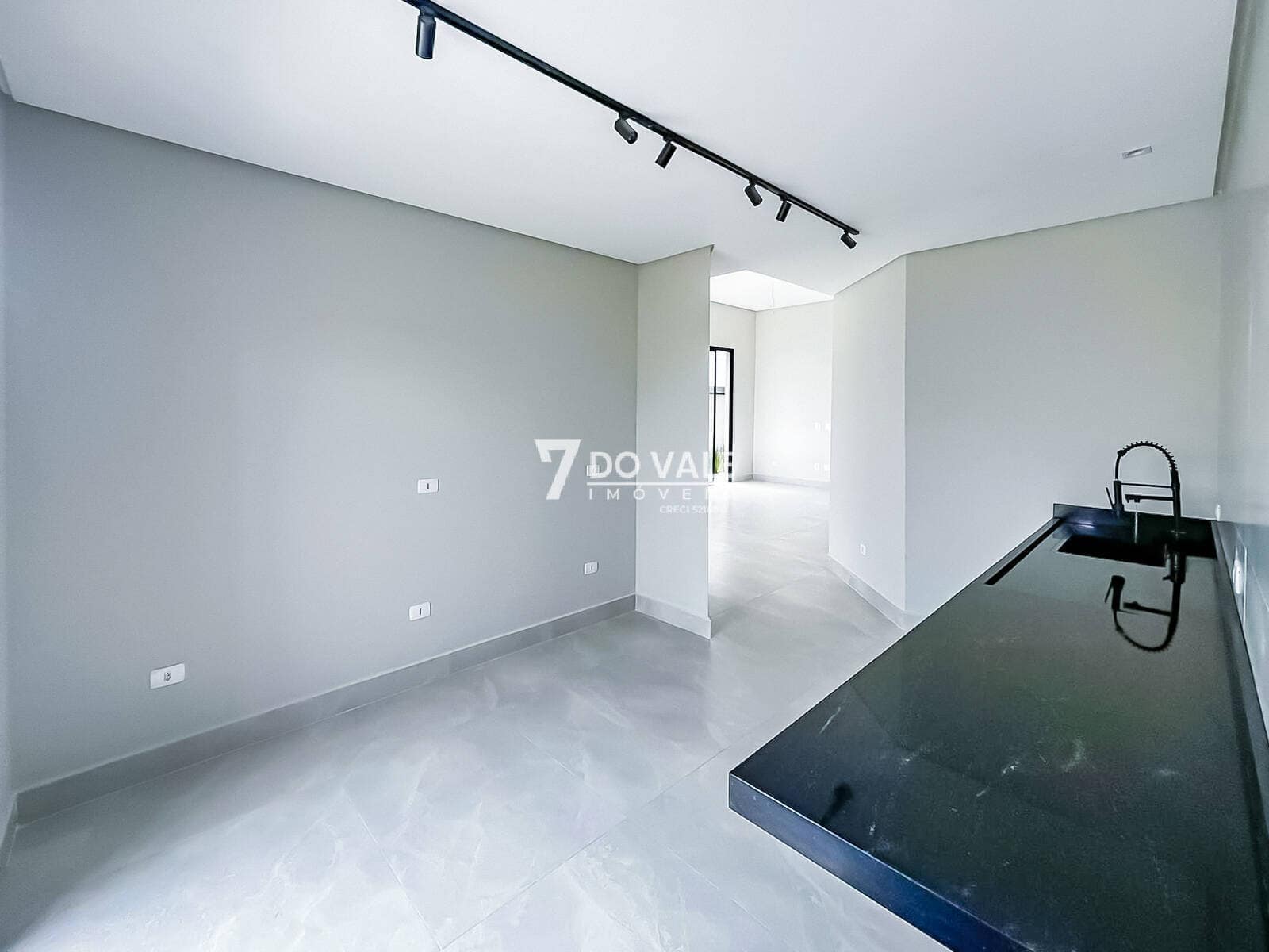 Foto 4 de Casa térrea à venda em Caçapava – Residencial Colinas | 3 suítes | Piscina