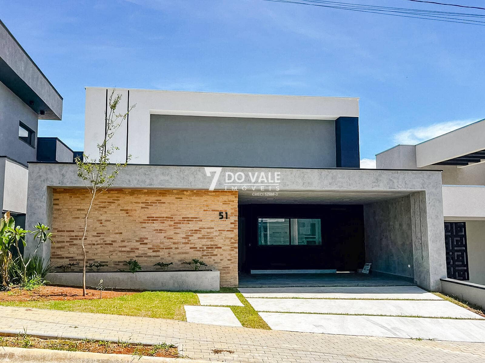 Foto 2 de Casa térrea à venda em Caçapava – Residencial Colinas | 3 suítes | Piscina