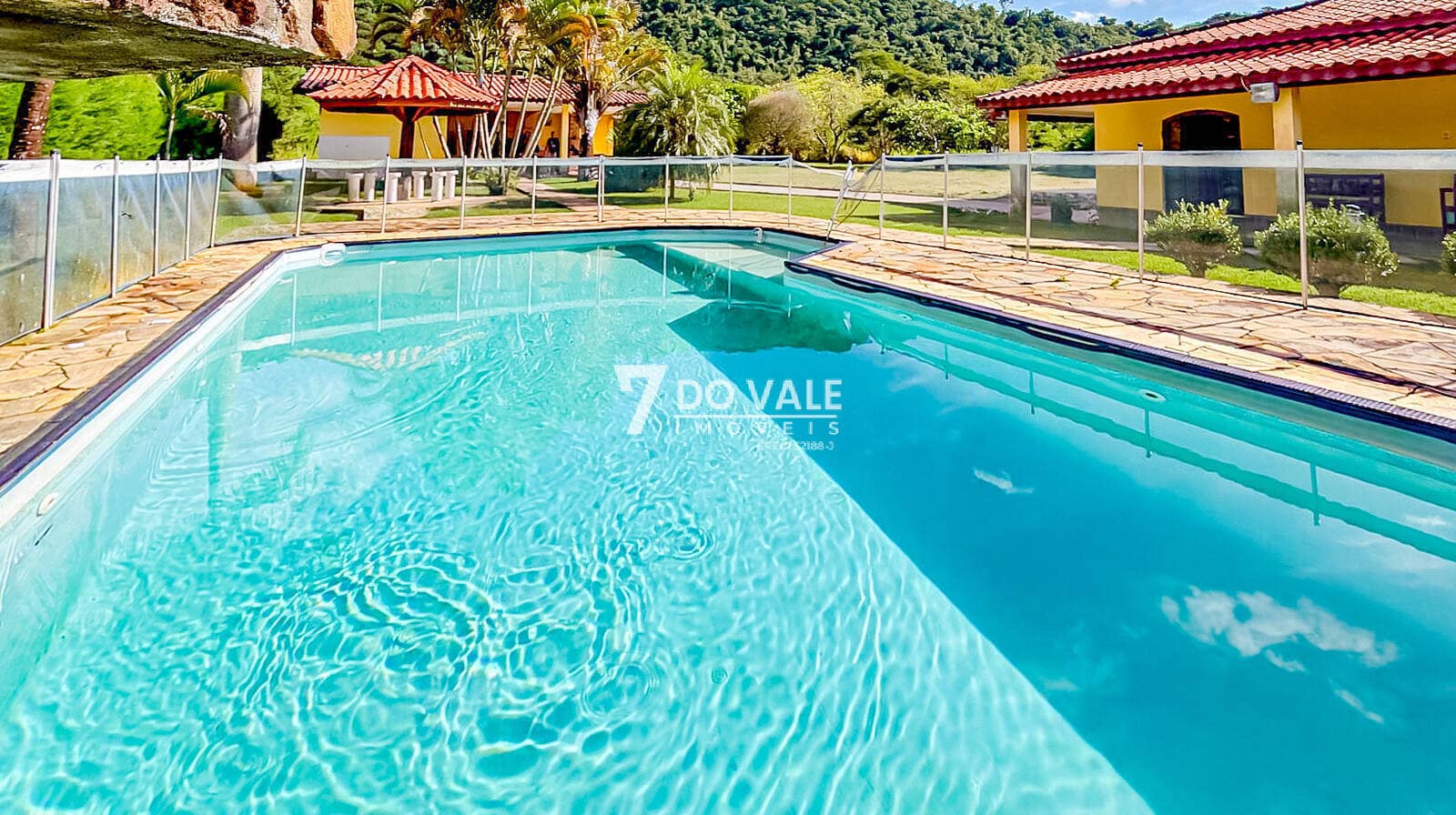 Foto 2 de Chácara Pé na Água|4 Dorm | 3 Suítes|Santa Branca-SP