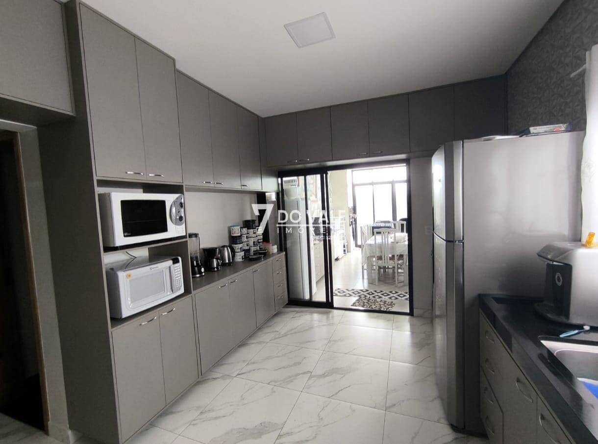 Foto 2 de CASA EXCLUSIVA À VENDA-COND.VEREDA DOS CAMPOS-JÁ COM ARMÁRIOS PLANEJADOS