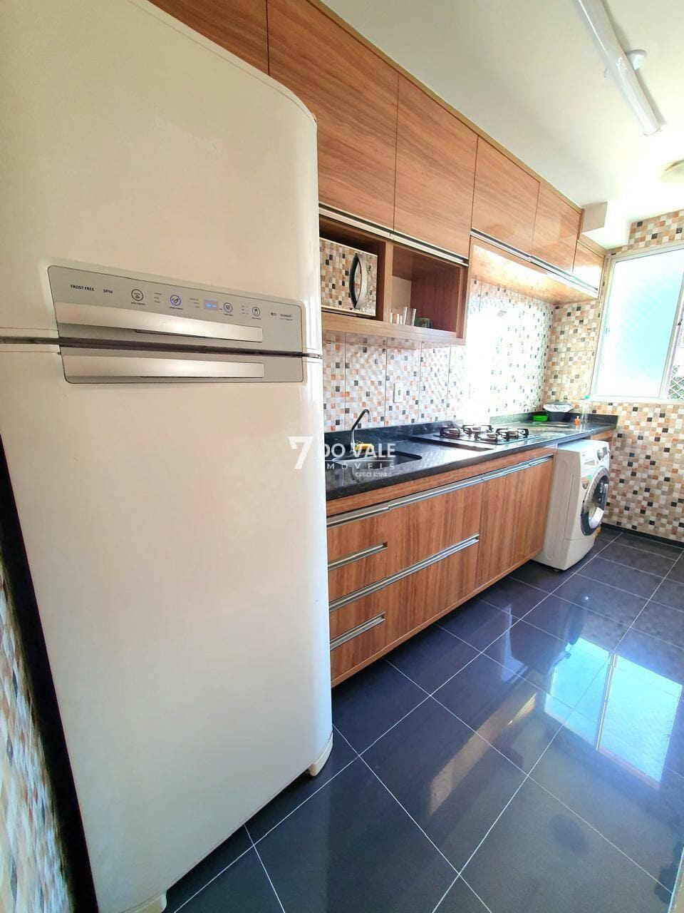 Foto 2 de APARTAMENTO-A-VENDA-VILA-BRANCA-JACAREI-SP-COZINHA-COM-MÓVEIS-PLANEJADOS