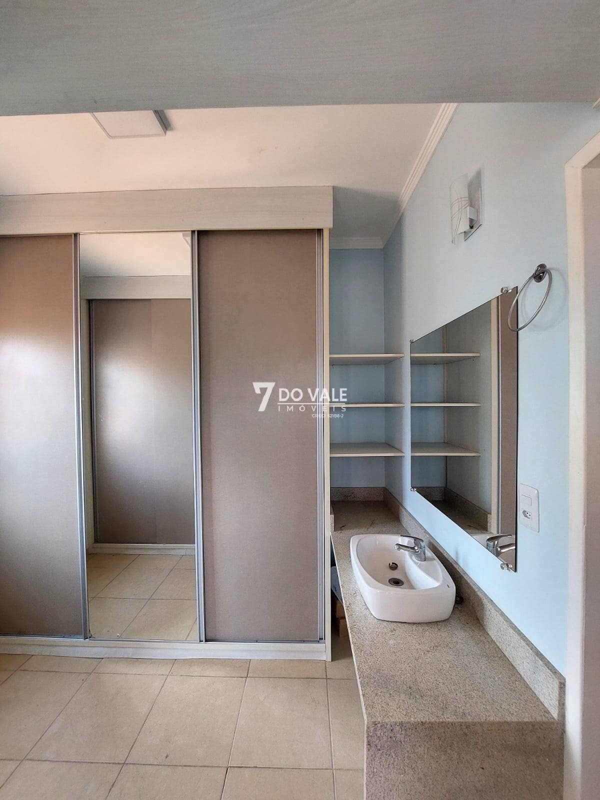 Foto 2 de EXCLUSIVIDADE EM CONDOMÍNIO-4 DORMITÓRIOS-SENDO 1 SUÍTE ARMÁRIOS PLANEJADOS
