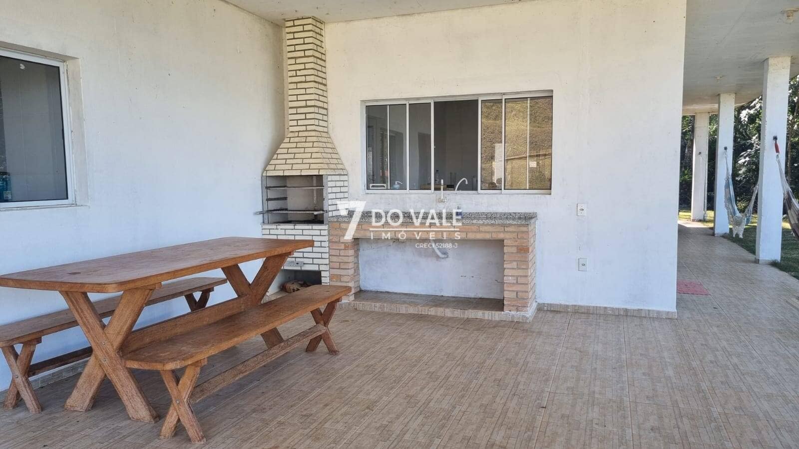 Foto 5 de Chacara em Igarata com Piscina, Area Gourmet e Pronta para Financiar Agora!
