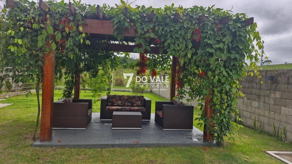 Foto 2 de CHÁCARA À VENDA 3 DORMITÓRIOS PISCINA E ÁREA VERDE -CAÇAPAVA