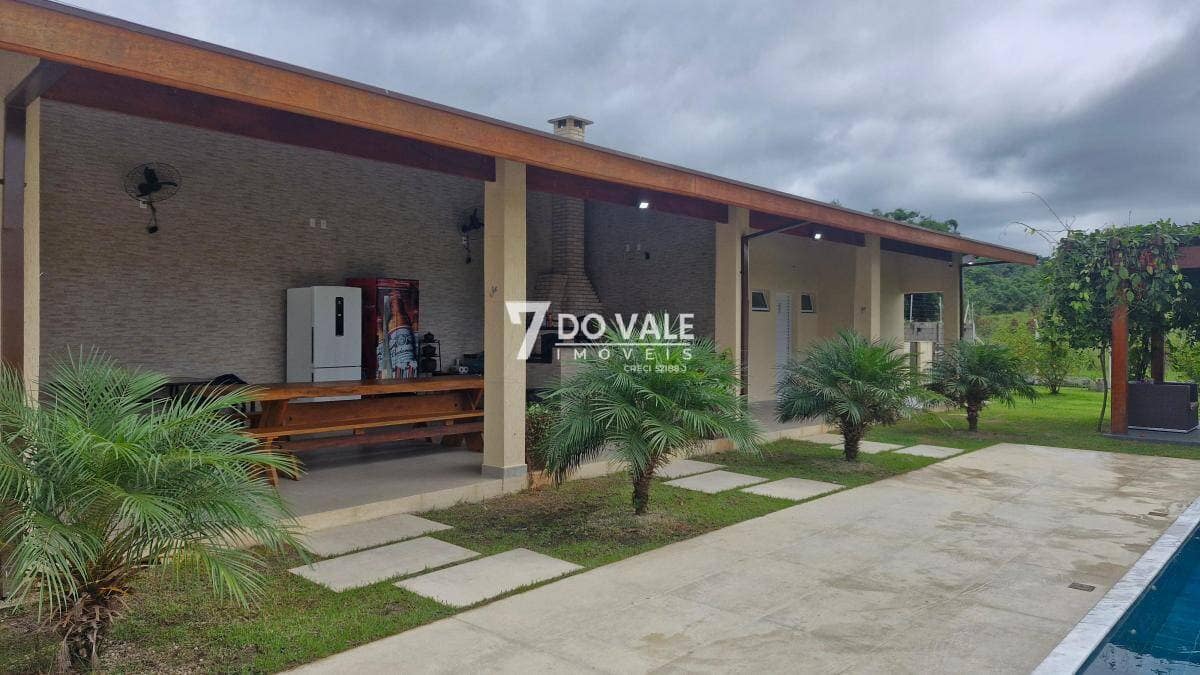 Foto 4 de CHÁCARA À VENDA 3 DORMITÓRIOS PISCINA E ÁREA VERDE -CAÇAPAVA