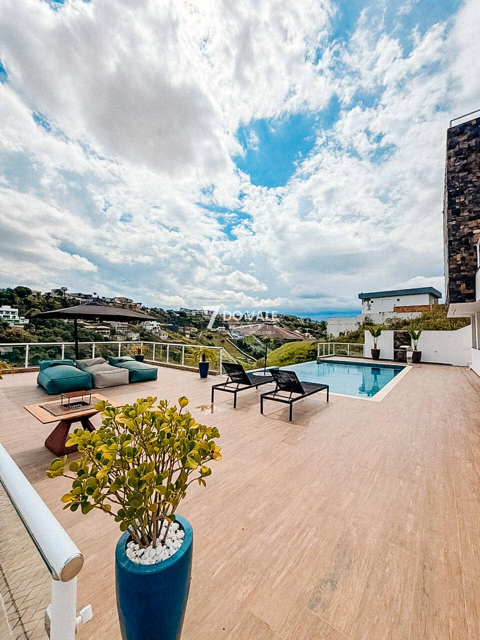 Foto 2 de Casa Alto Padrão | Águas de Igaratá | 4 Dorm | Piscina Infinita | 1.950 m²