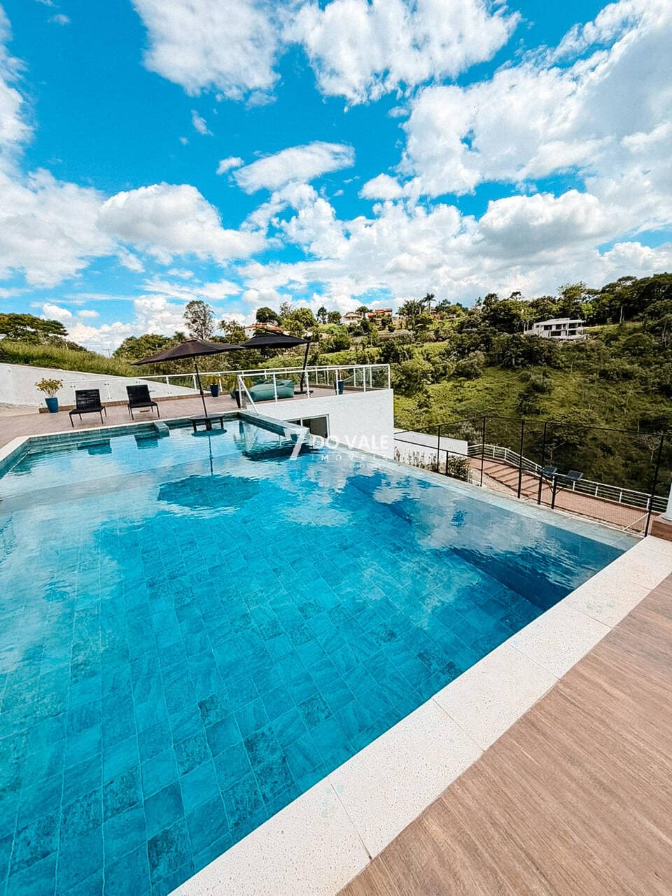 Foto 4 de Casa Alto Padrão | Águas de Igaratá | 4 Dorm | Piscina Infinita | 1.950 m²