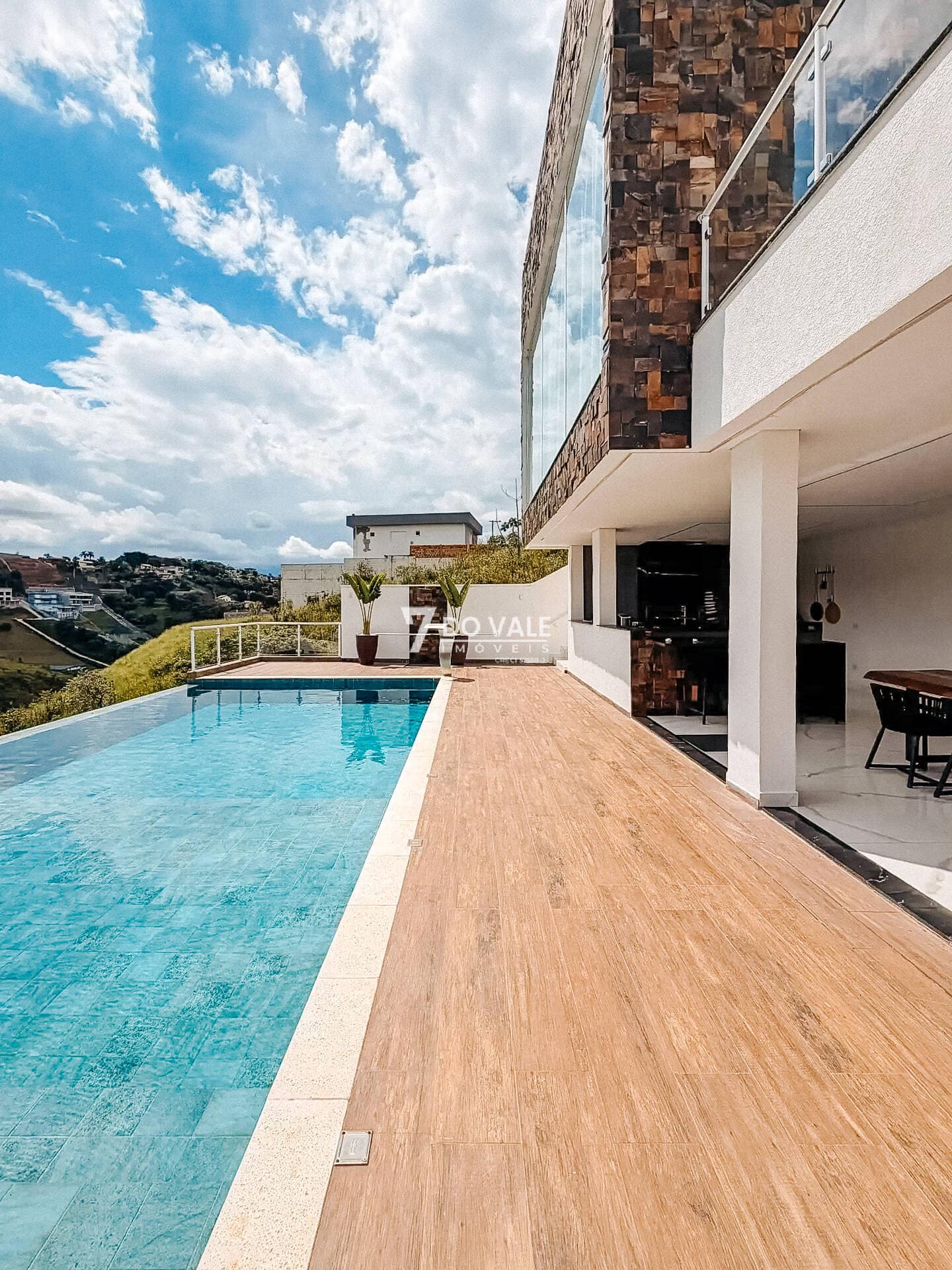 Foto 5 de Casa Alto Padrão | Águas de Igaratá | 4 Dorm | Piscina Infinita | 1.950 m²