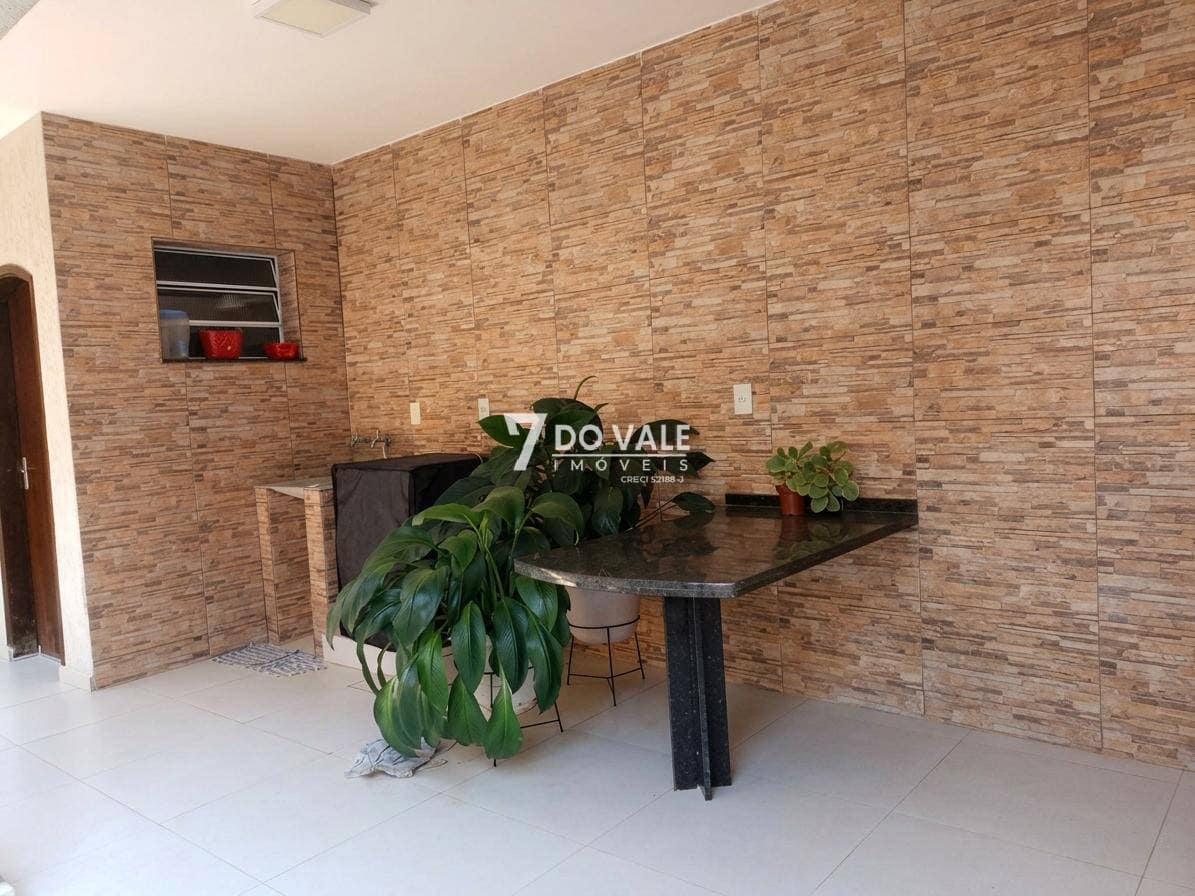 Foto 4 de Casa Térrea | Santa Marina | 4 Dorm | Edícula e área gourmet | 212 m²