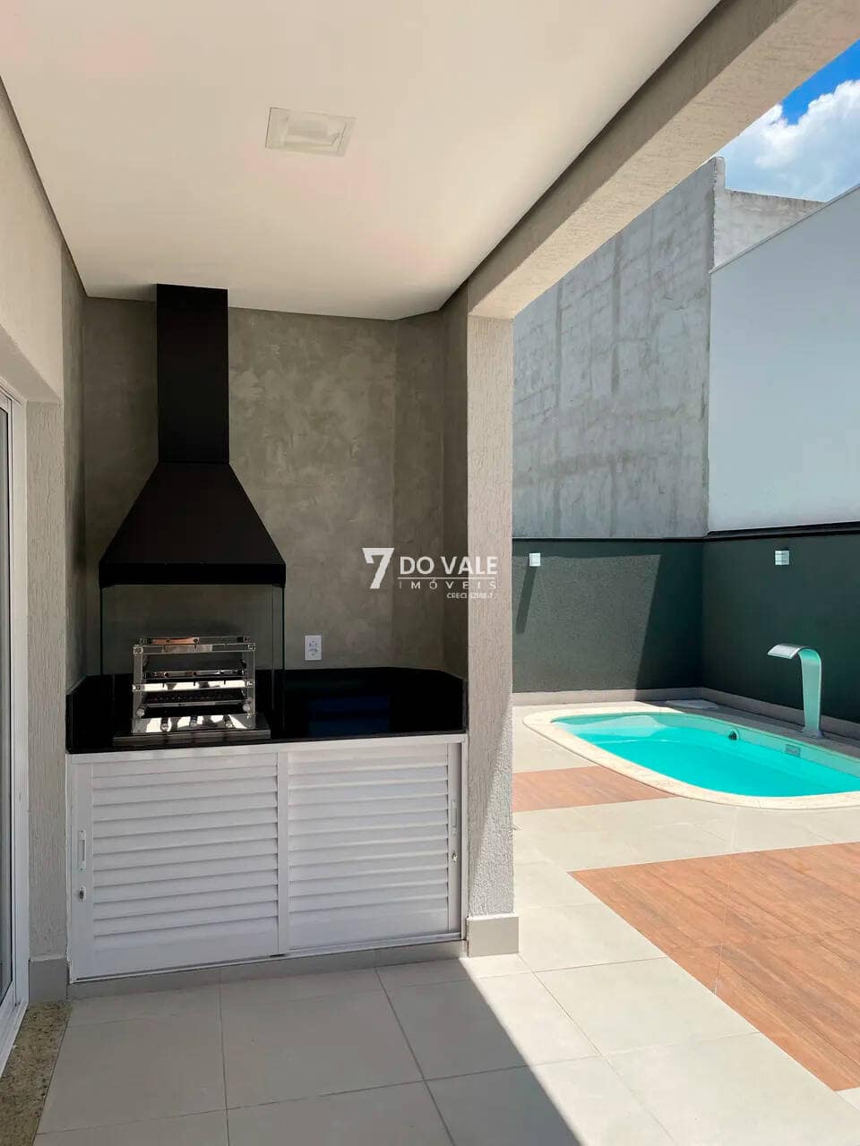Foto 4 de Casa Moderna| Terras do Vale | 3 Dorm | 2 Suítes | Piscina | 300 m²
