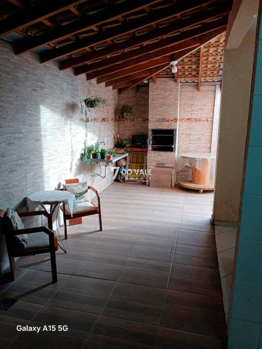 Foto 4 de Casa em condomínio| Quinta dos Ipês | 3 Dorm | Área Gourmet | 3 Vagas | SJC