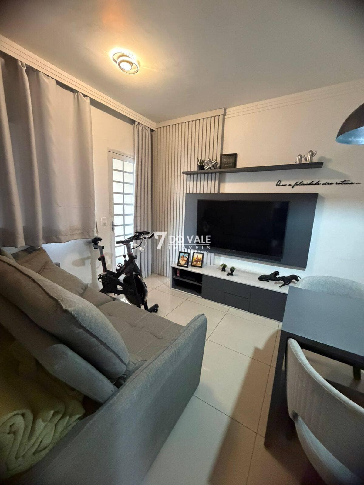 Foto principal de CASA TÉRREA 2 DORMITÓRIOS 2 BANHEIROS- VAGA DE GARAGEM COBERTA