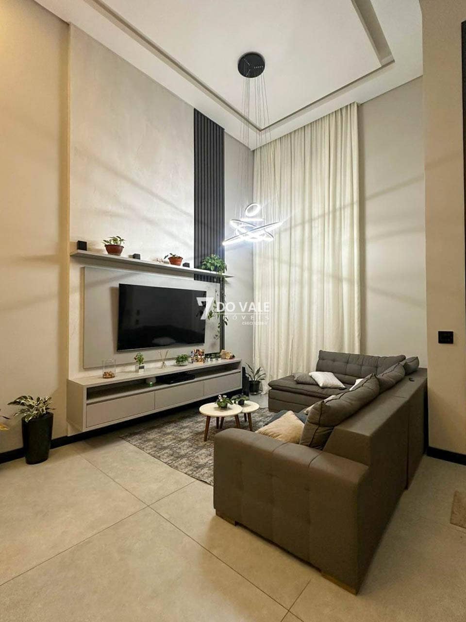 Foto 2 de Casa à venda | Santa Mônica | 3 Dorm |1 Suíte | Porteira Fechada | 360 m²