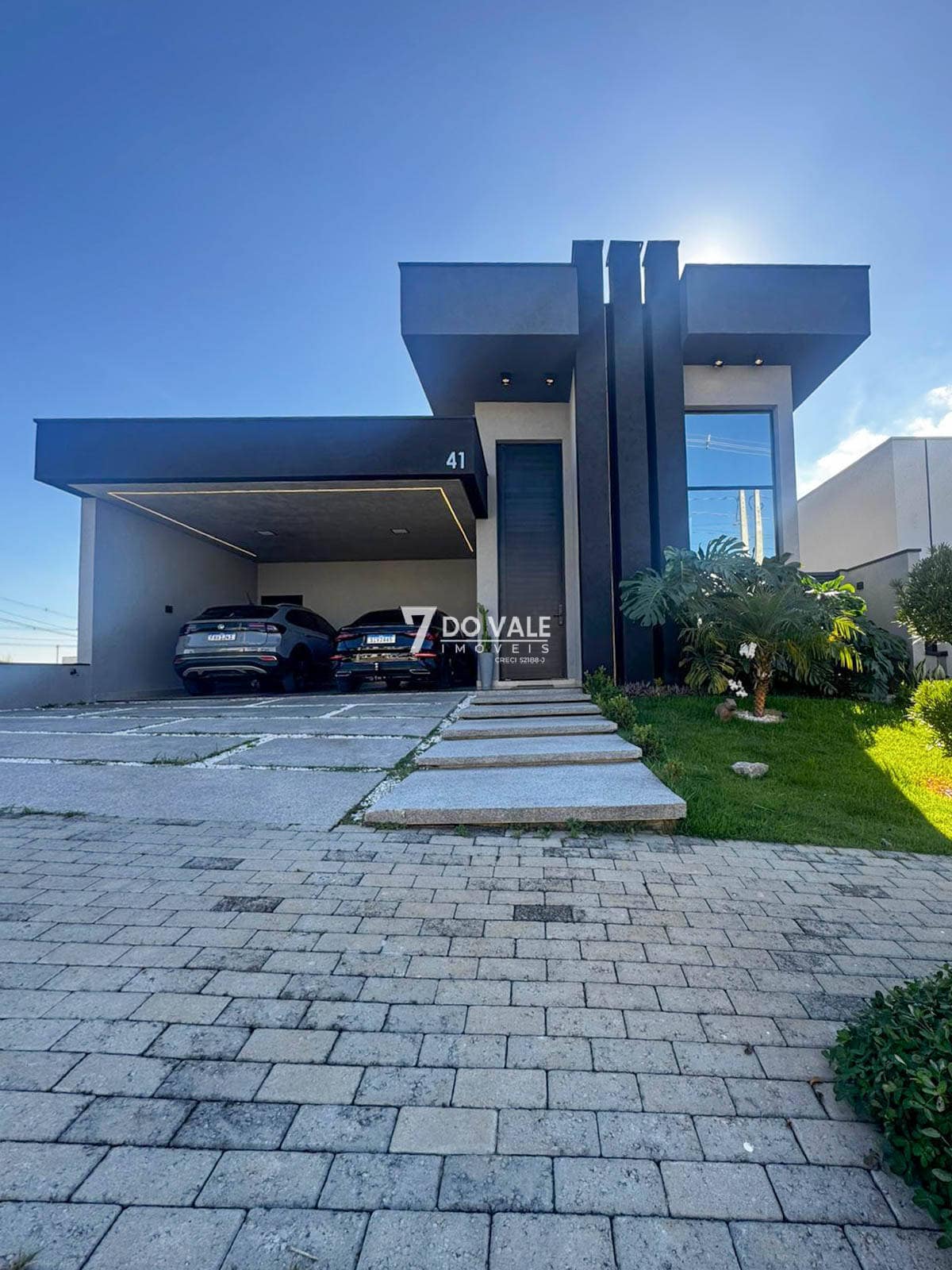 Foto principal de Casa à venda | Santa Mônica | 3 Dorm | 1 Suíte | Porteira Fechada | 360 m²
