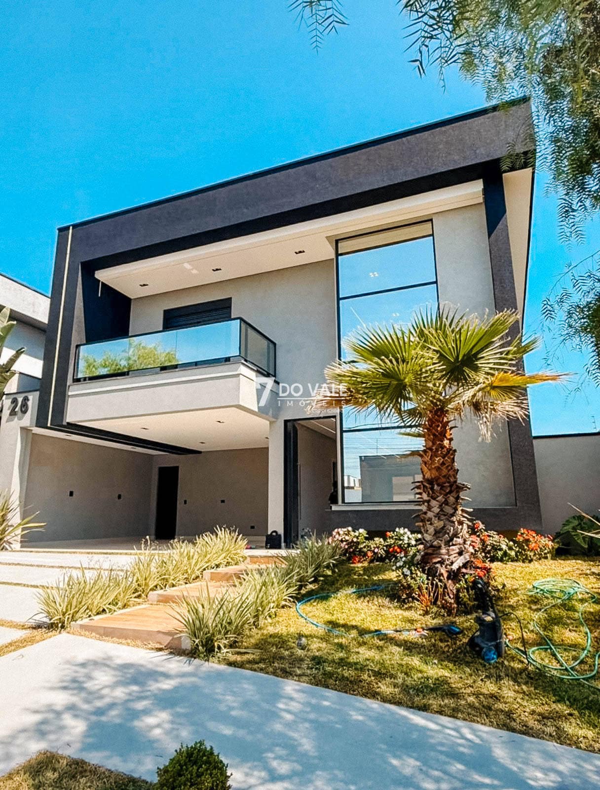 Foto principal de Casa à venda | Terras do Vale | 3 Suítes | 4 vagas | Piscina Aquecida | 260 m²