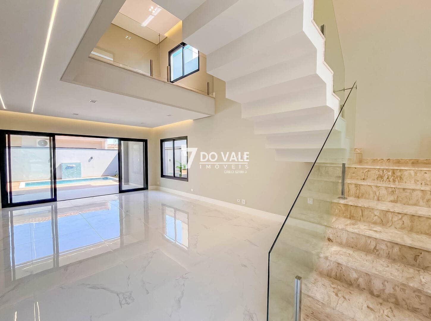 Foto 2 de Casa à venda | Terras do Vale |3 Suítes |4 vagas |Piscina Aquecida | 260 m²