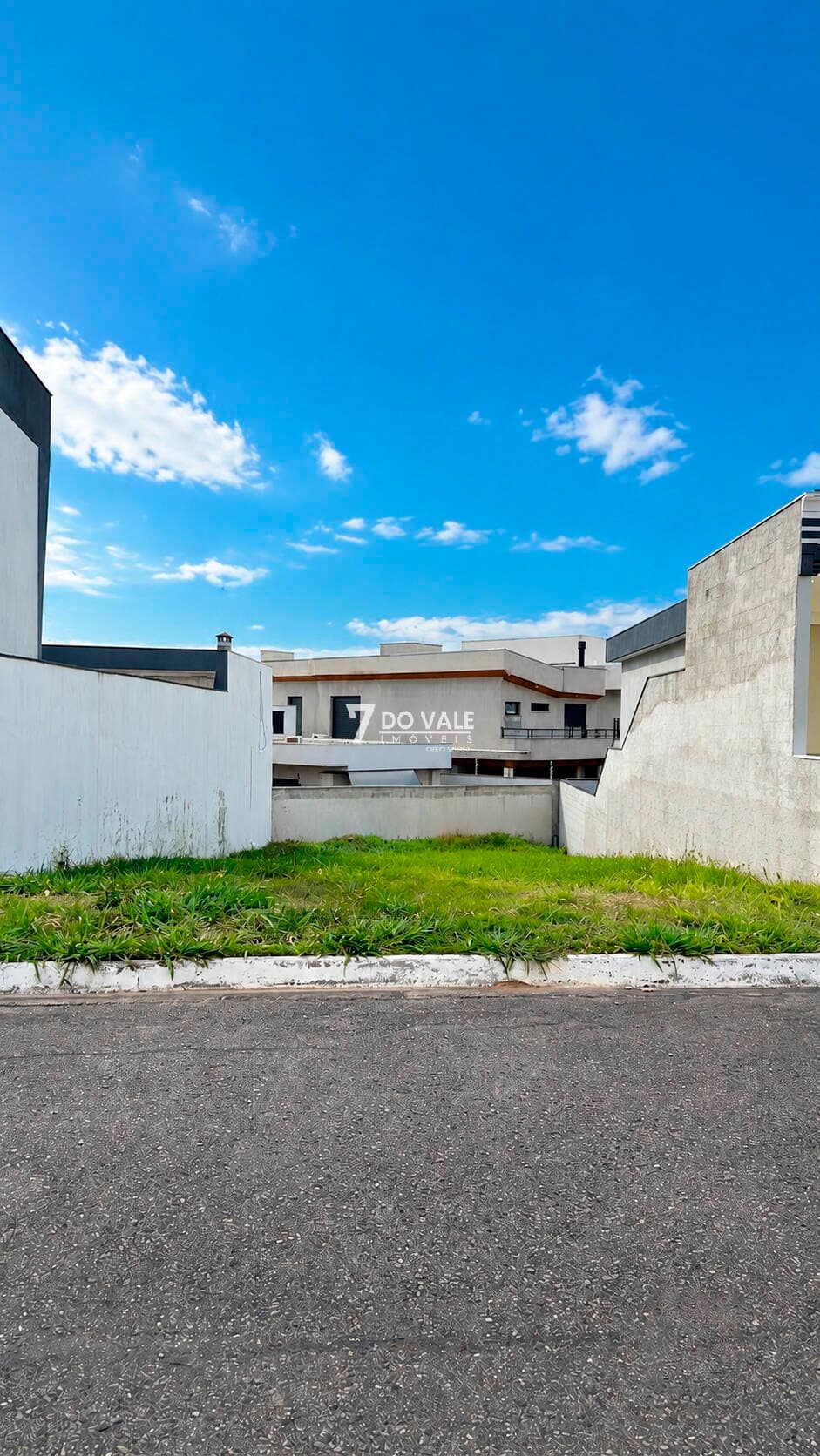 Foto 2 de Terreno à venda | Reserva do Vale | 272 m² | Leve Declive