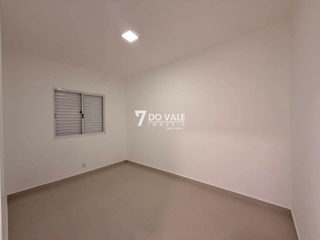 Foto 4 de CASA À VENDA 2 DORMITÓRIOS CONDOMÍNIO CASABELLA / JACAREÍ
