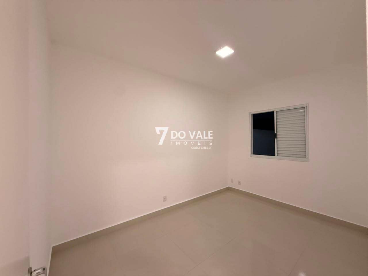 Foto 5 de CASA À VENDA 2 DORMITÓRIOS CONDOMÍNIO CASABELLA / JACAREÍ