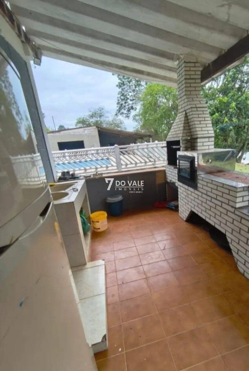 Foto 3 de Chácara à venda | Igaratá | 2 Casas | Piscina e Lago | 8.000 m²