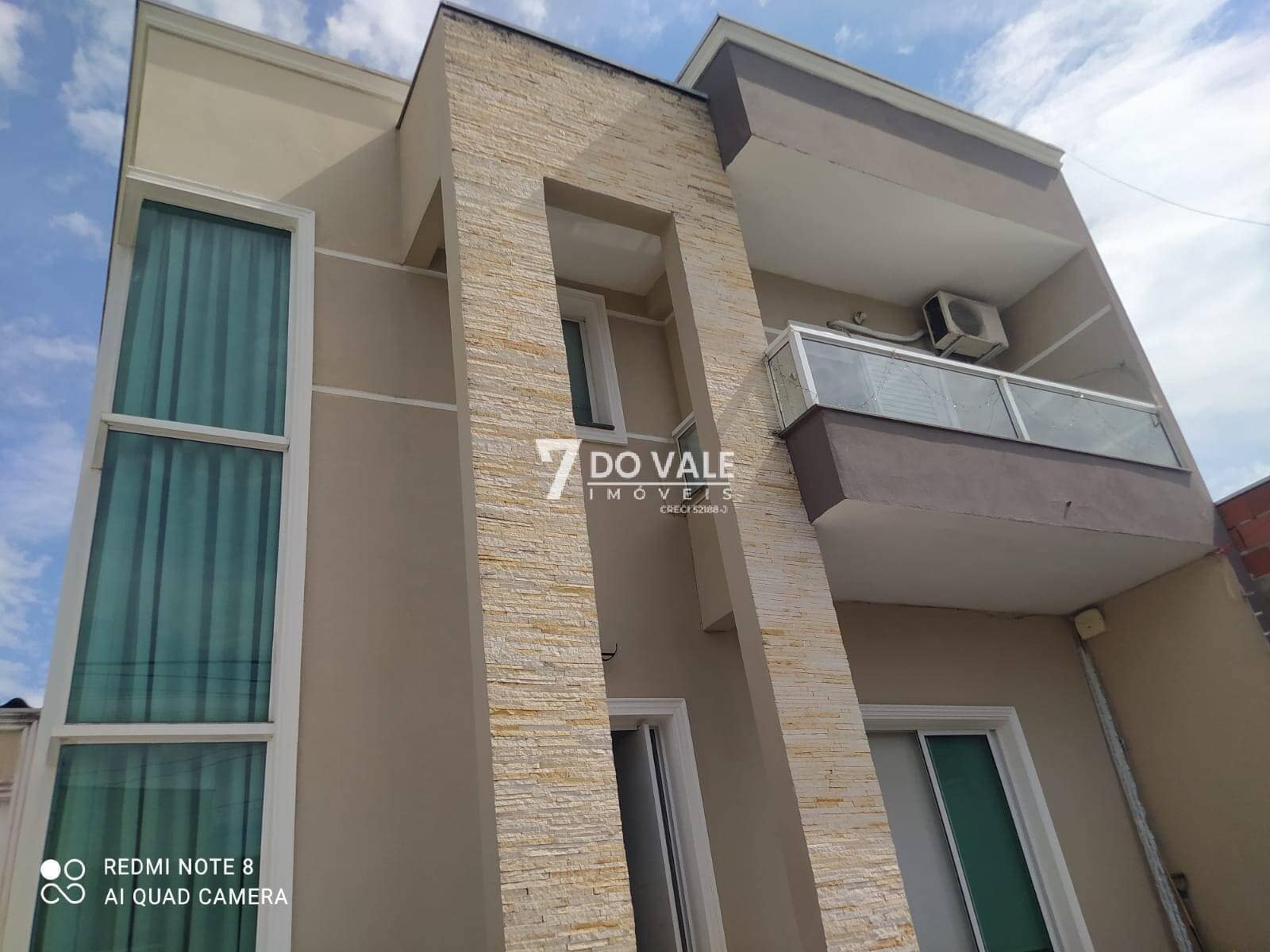 Foto 3 de Sobrado à venda | Villa Branca | 3 Dorm | 2 Suítes | Piscina | 250 m²