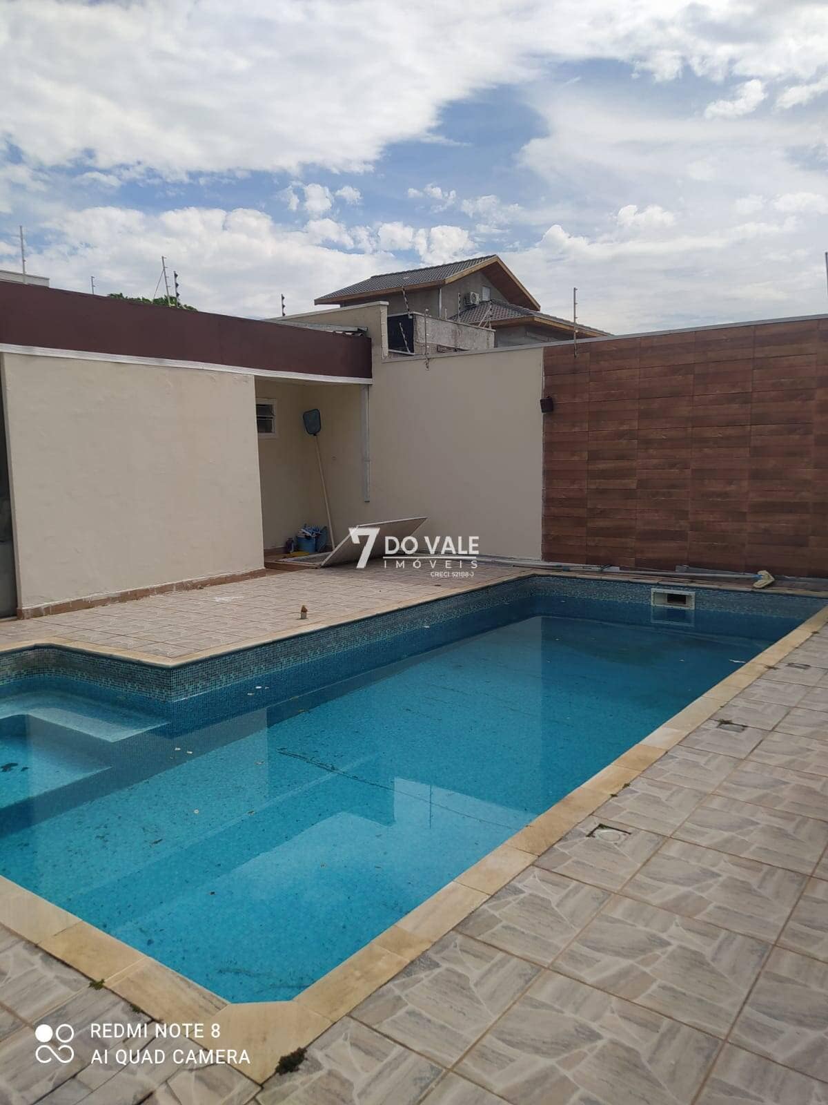 Foto 2 de Sobrado à venda | Villa Branca | 3 Dorm | 2 Suítes | Piscina | 250 m²